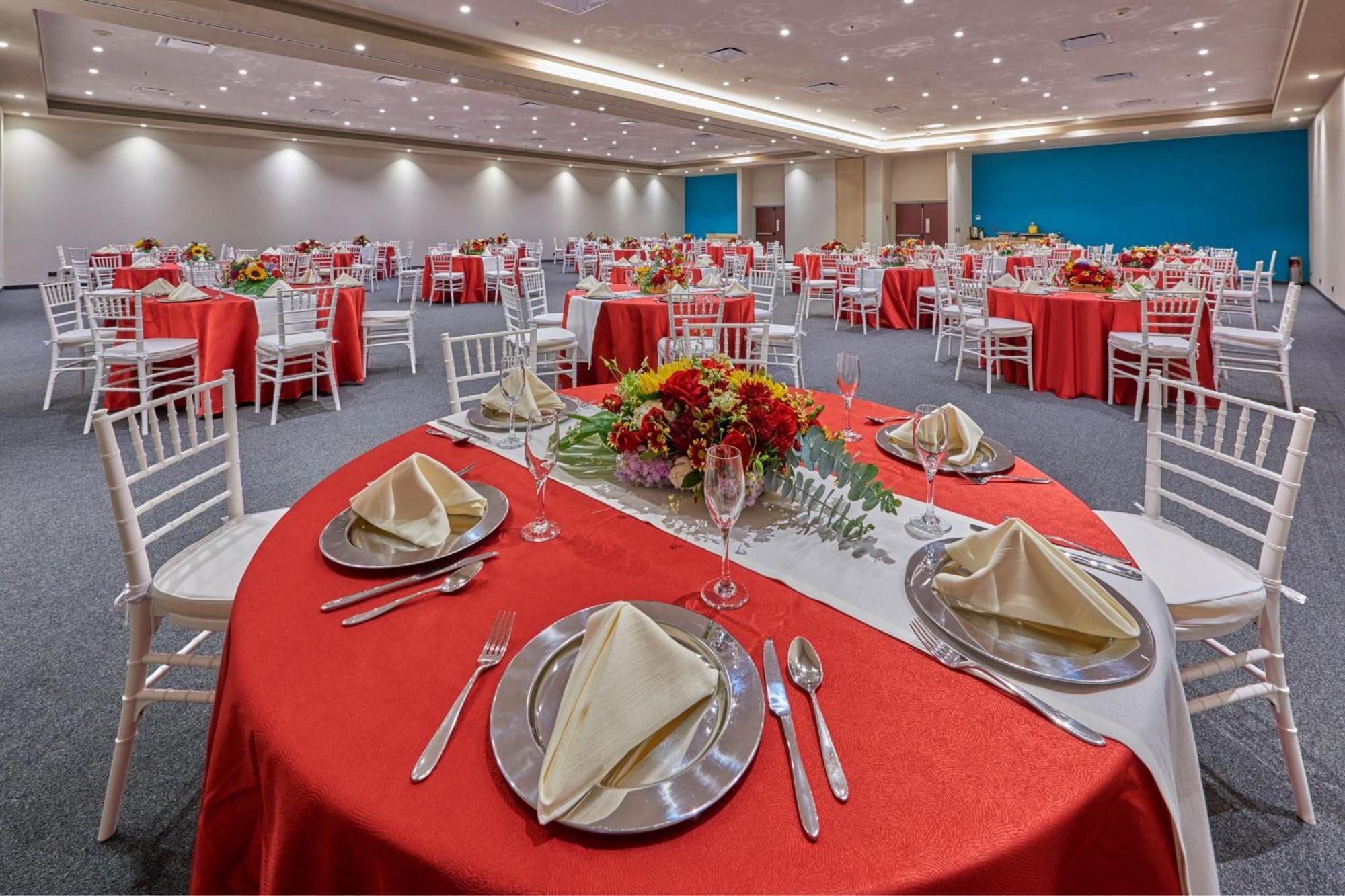 City Express By Marriott Suites Toluca Exterior photo