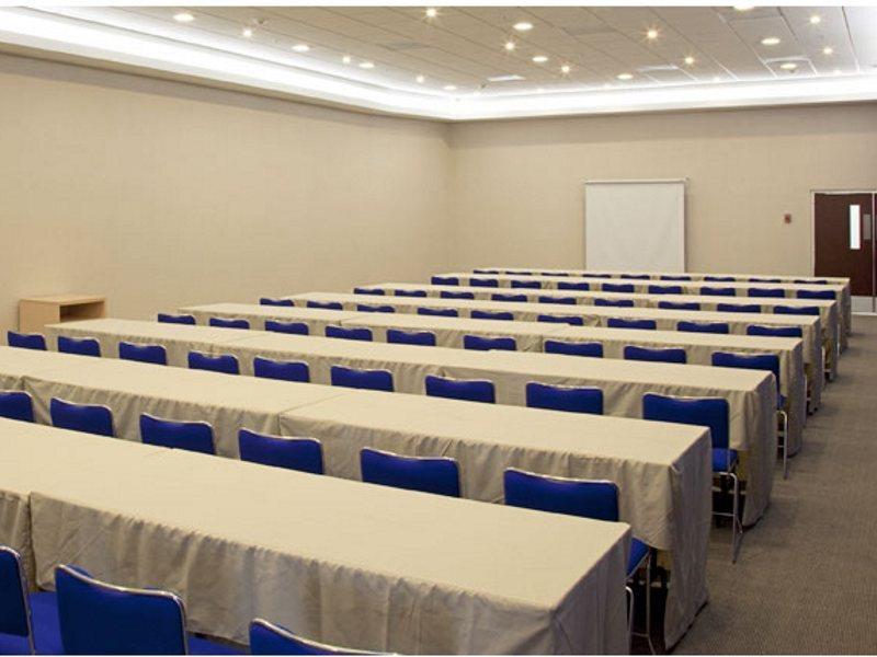 City Express By Marriott Suites Toluca Exterior photo